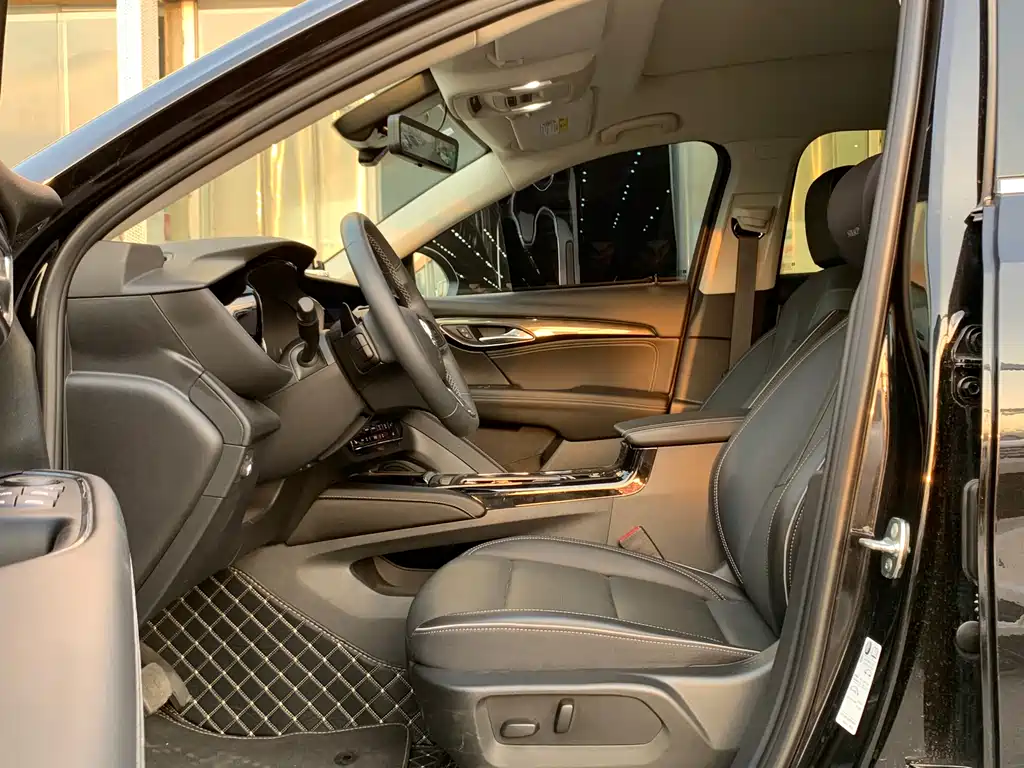 Buick Envision Plus — фото 10
