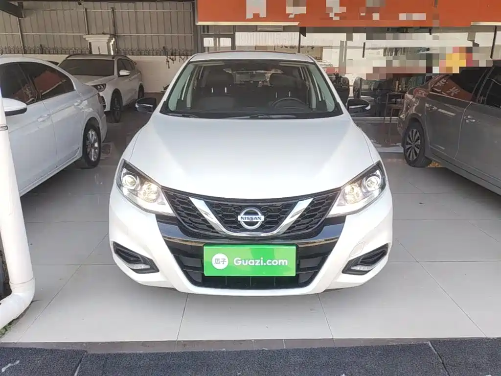 Nissan Tiida — фото 3