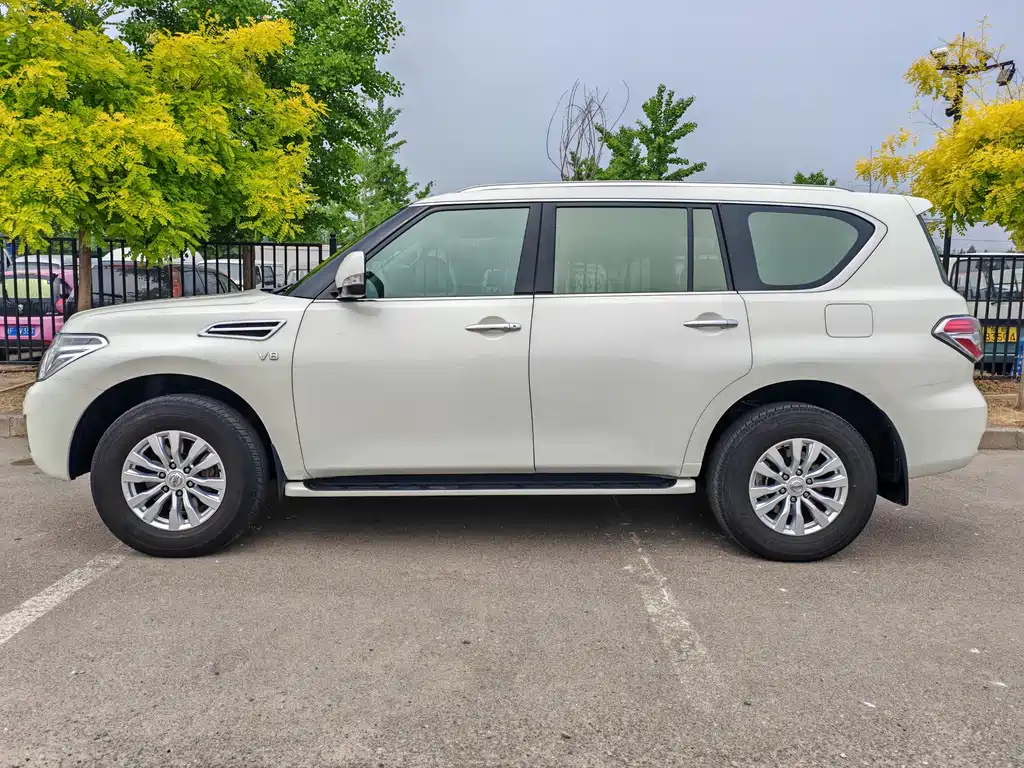 Nissan Patrol — фото 5