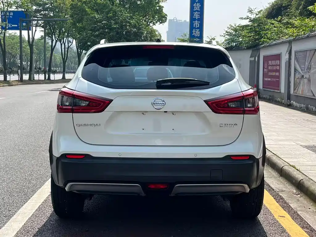 Nissan Qashqai — фото 5