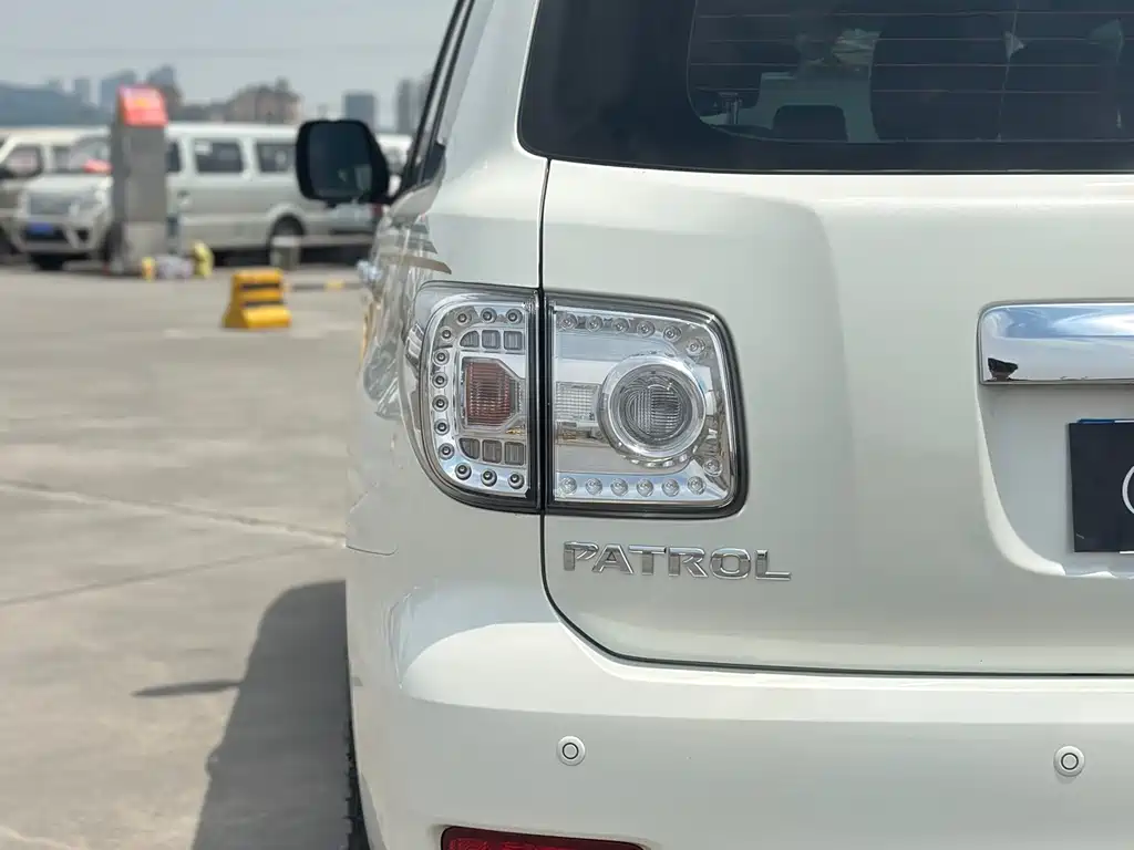 Nissan Patrol — фото 16