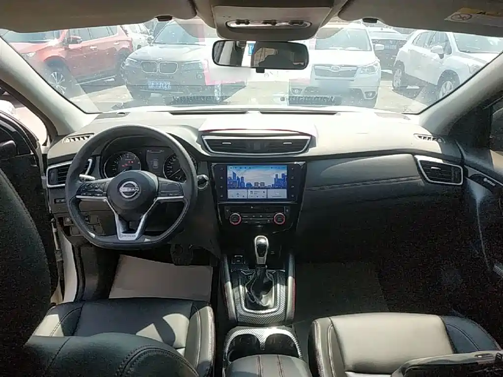 Nissan Qashqai — фото 10