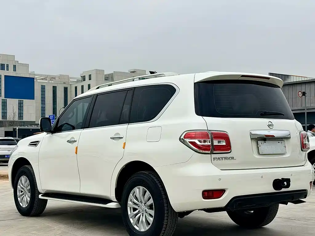 Nissan Patrol — фото 9