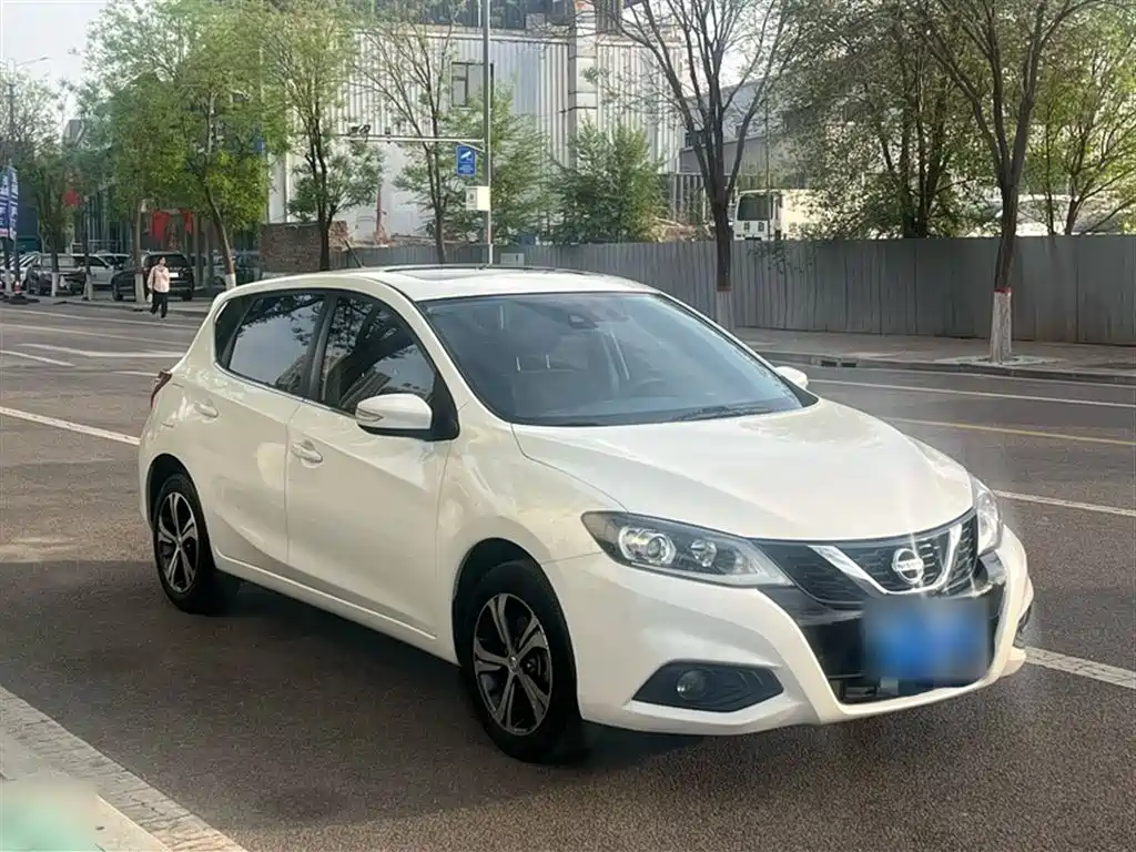 Nissan Tiida — фото 8