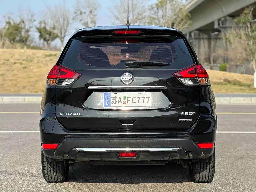 Nissan X-Trail — фото 11
