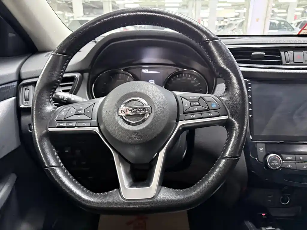 Nissan X-Trail — фото 15