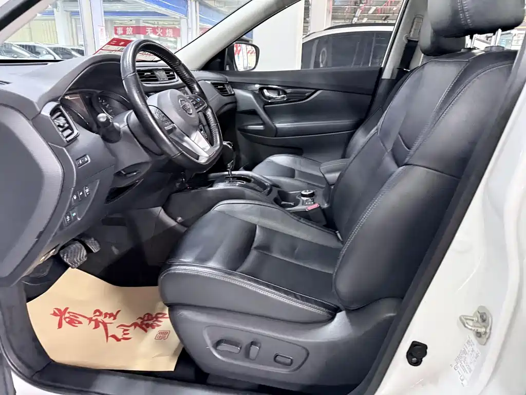 Nissan X-Trail — фото 10