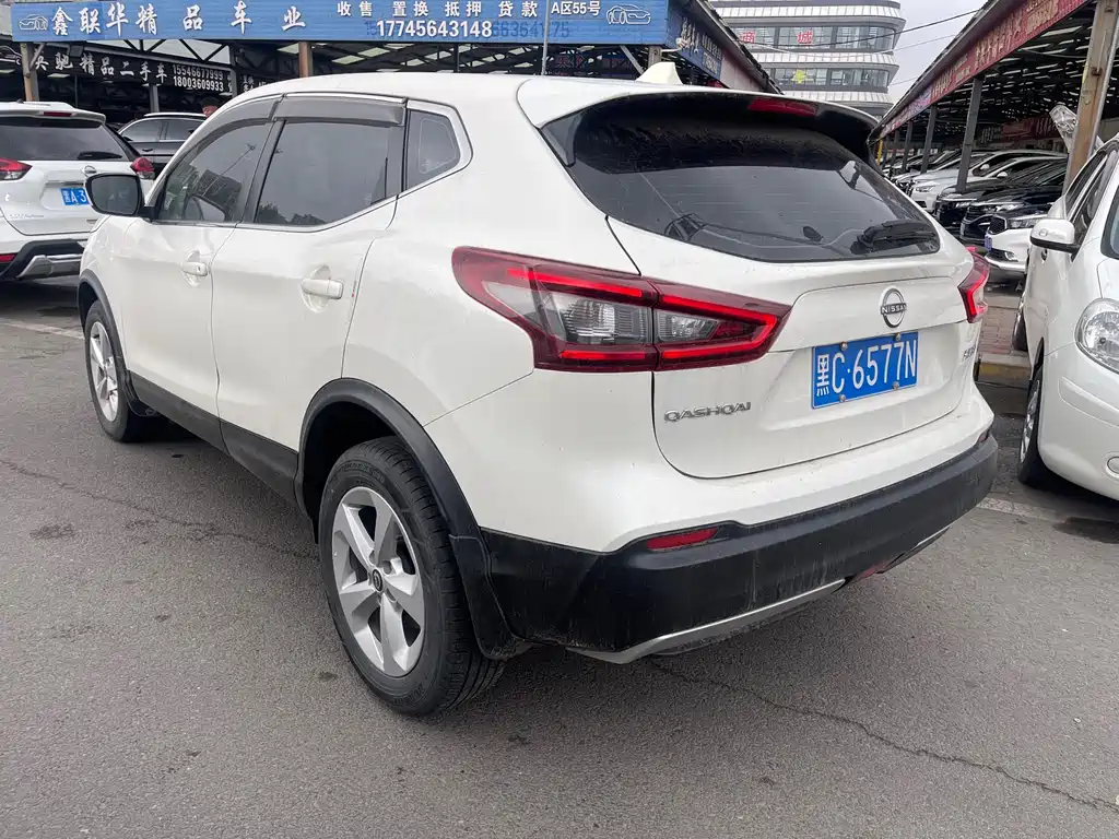 Nissan Qashqai — фото 6