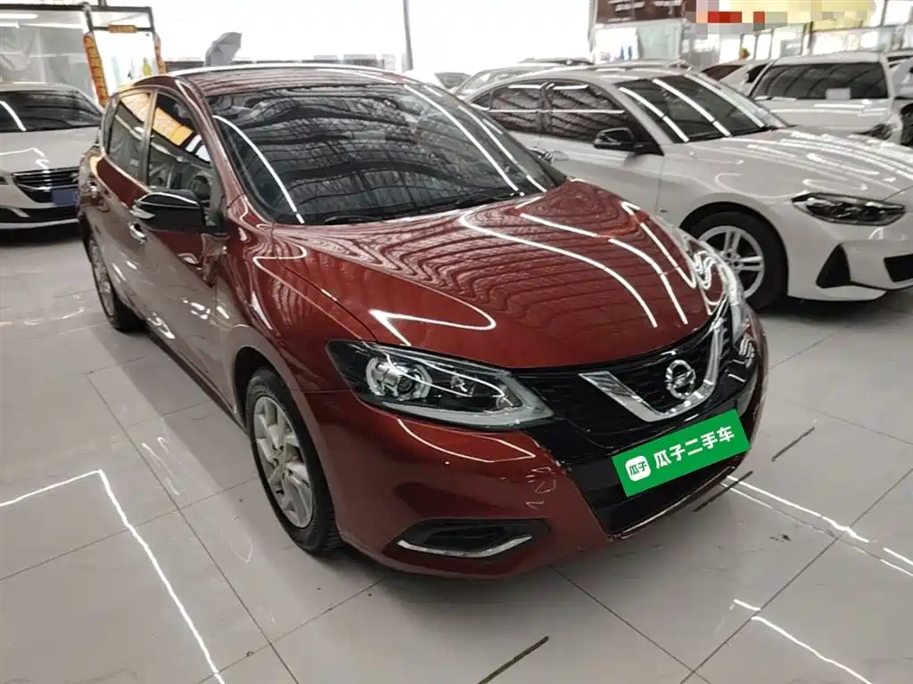 Nissan Tiida — фото 4