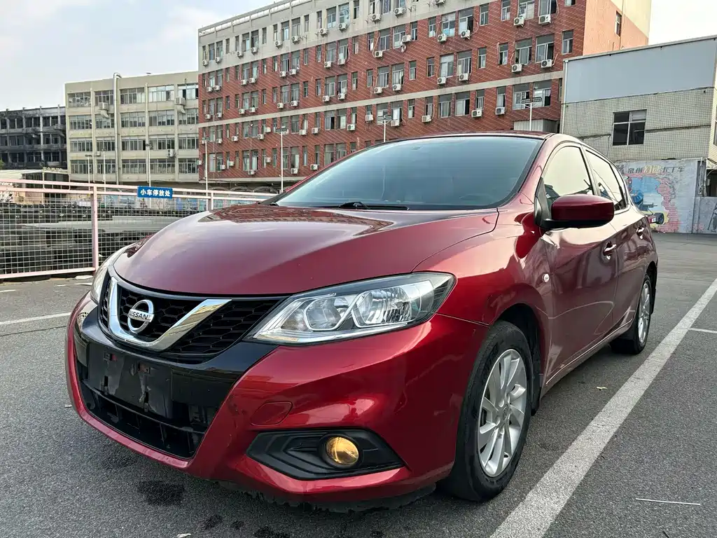 Nissan Tiida — фото 3