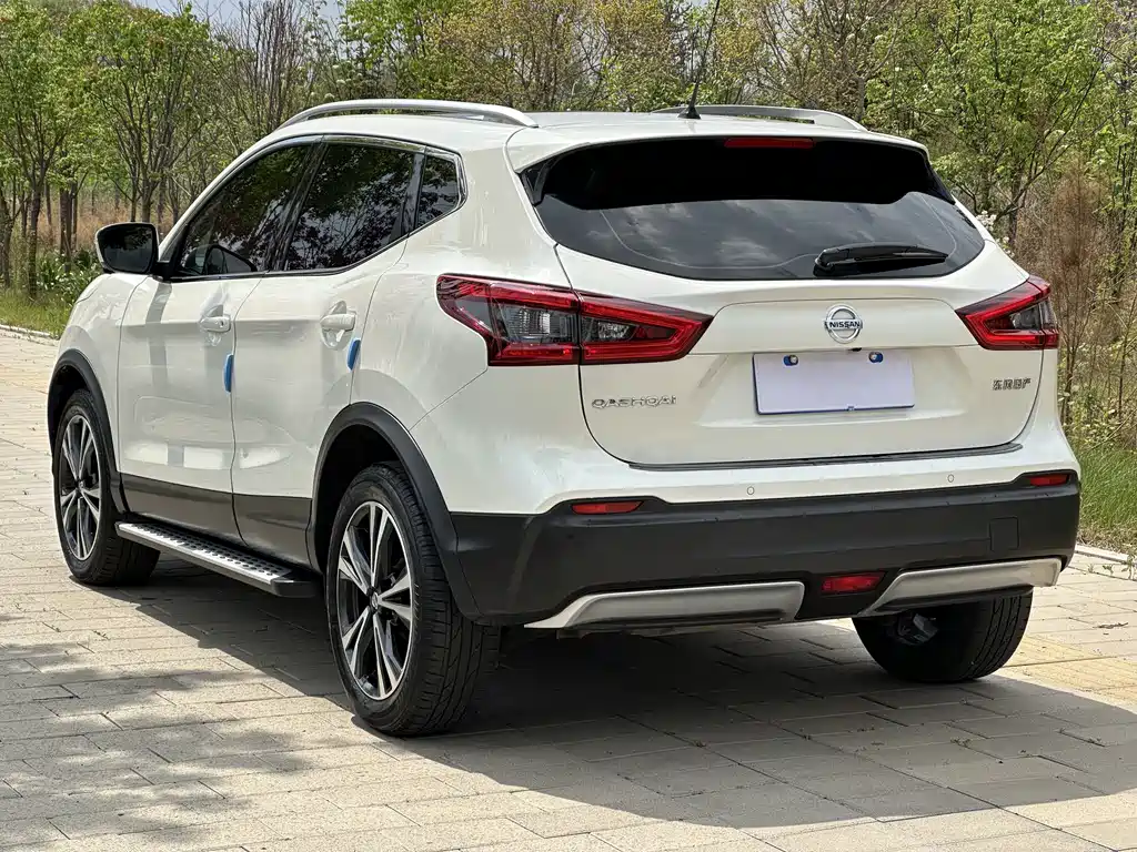 Nissan Qashqai — фото 5