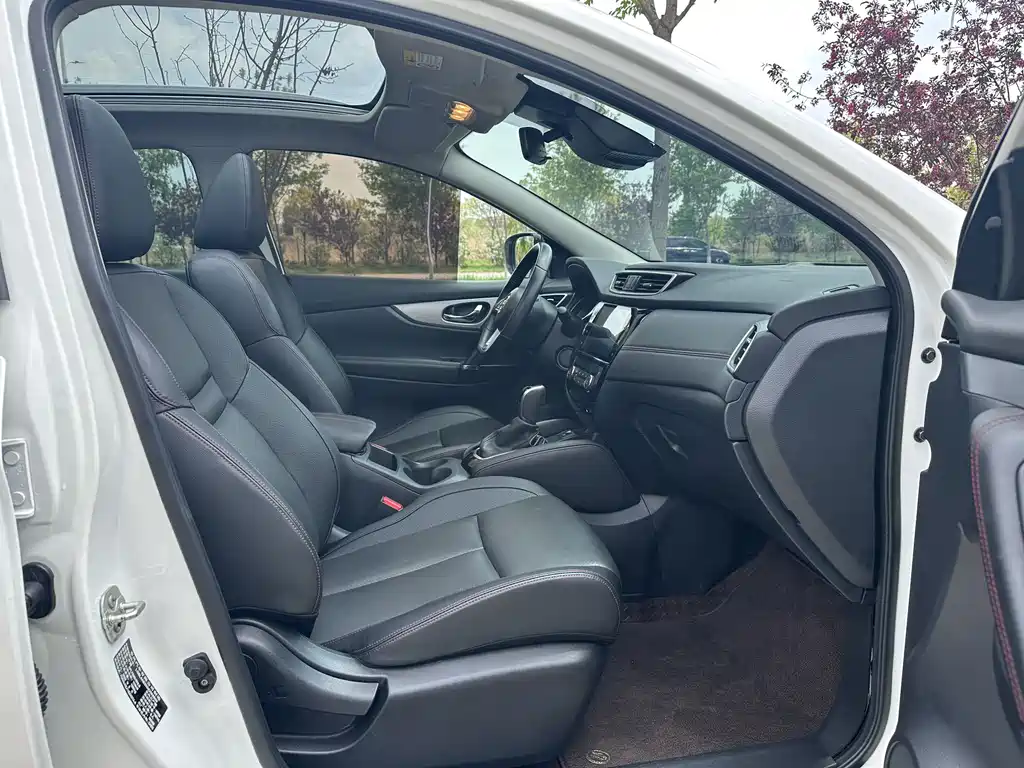 Nissan Qashqai — фото 10