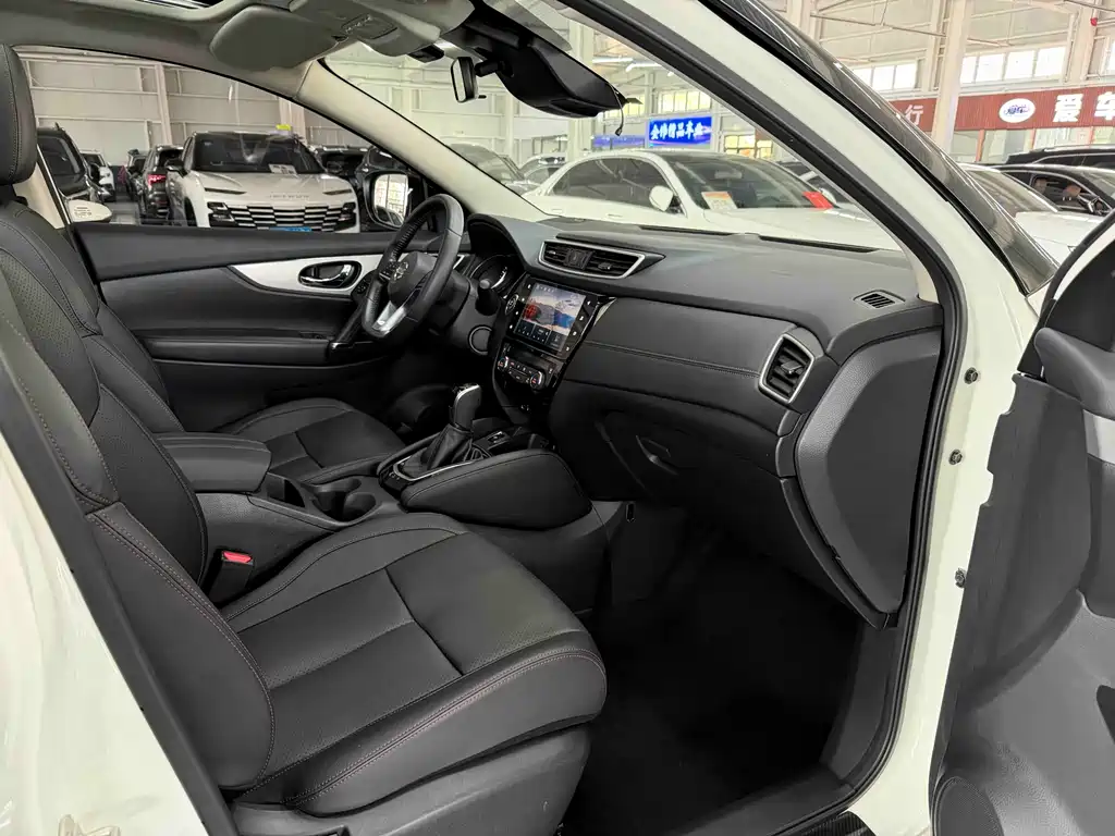 Nissan Qashqai — фото 17