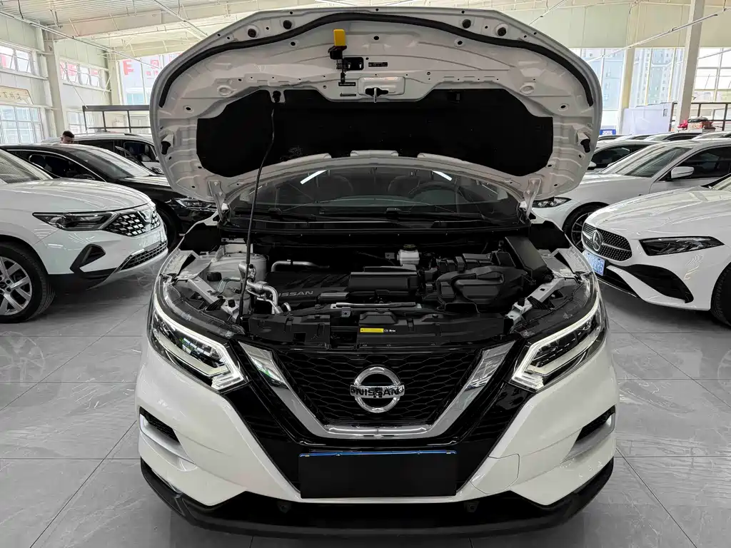 Nissan Qashqai — фото 20
