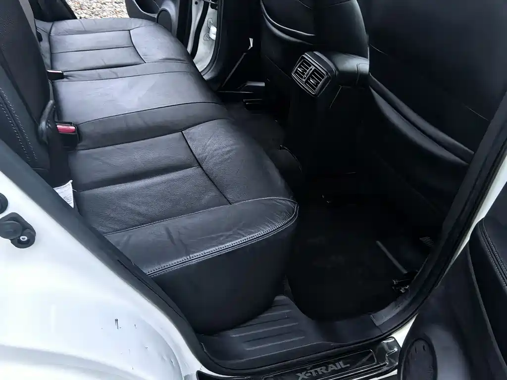 Nissan X-Trail — фото 10