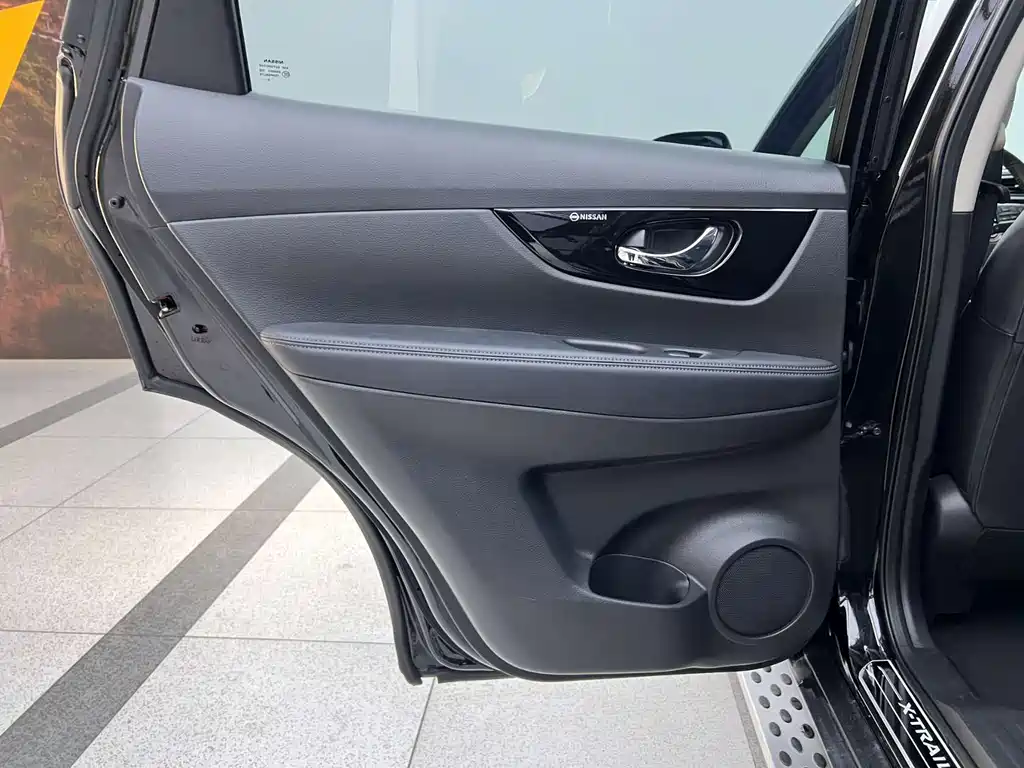Nissan X-Trail — фото 15