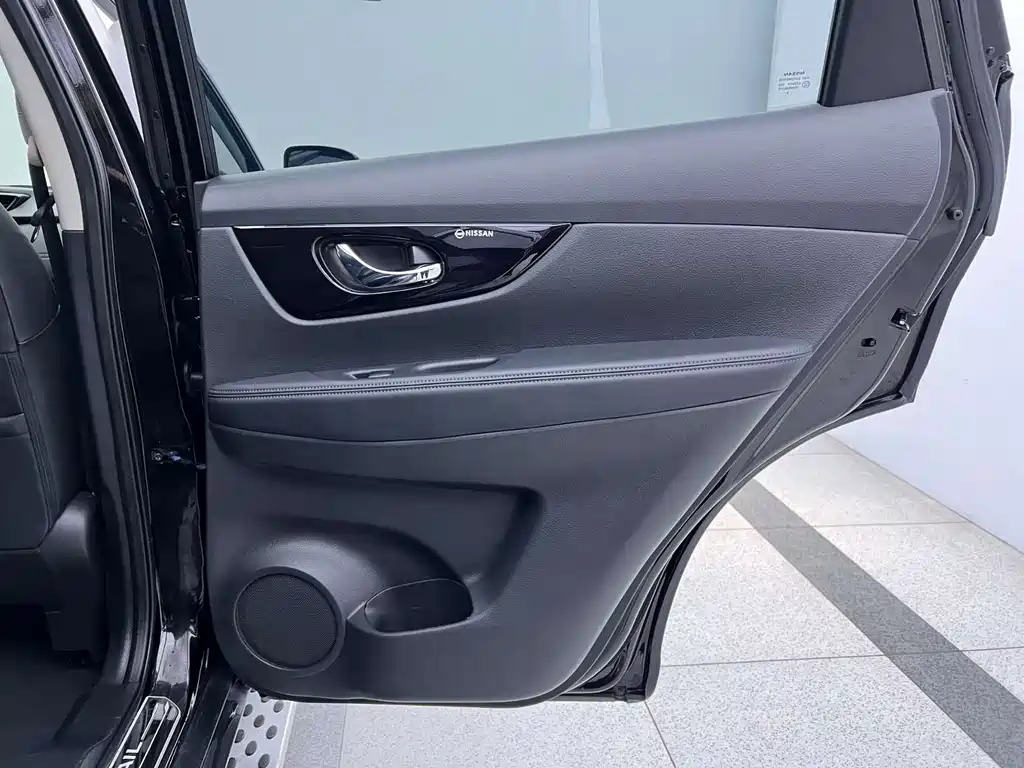 Nissan X-Trail — фото 18