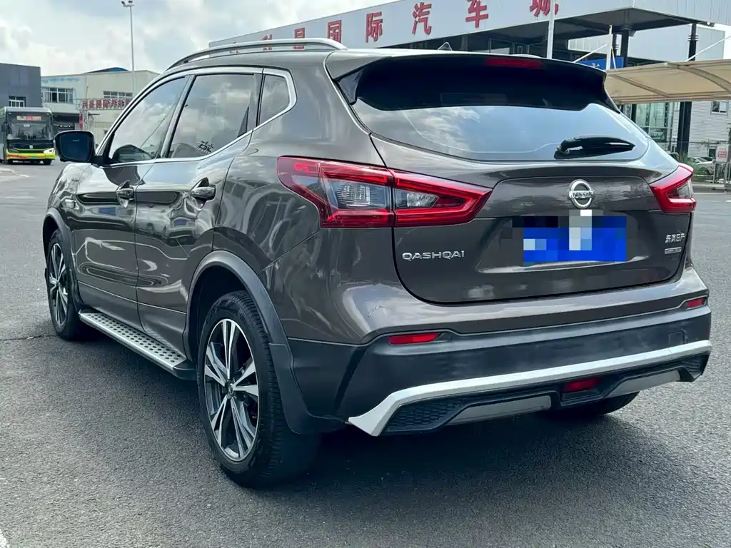 Nissan Qashqai — фото 7