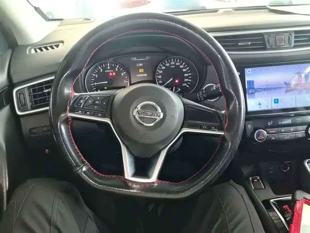 Nissan Qashqai — фото 11