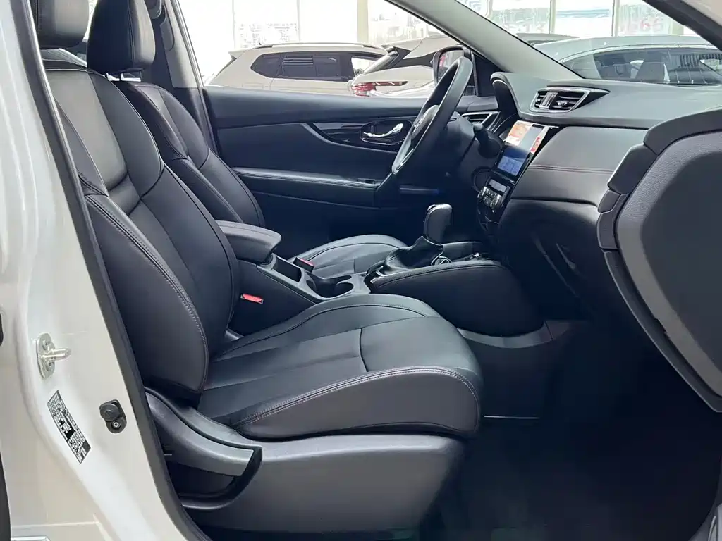 Nissan Qashqai — фото 17