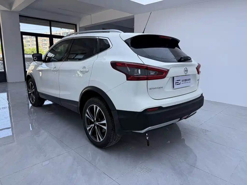 Nissan Qashqai — фото 6