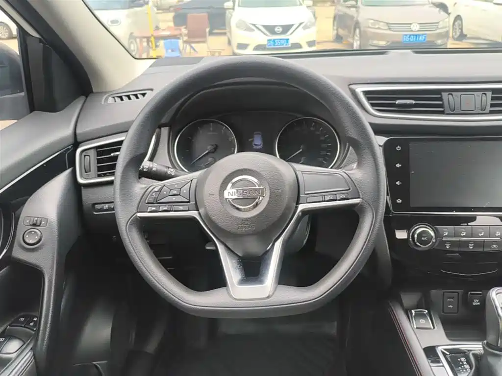 Nissan Qashqai — фото 11