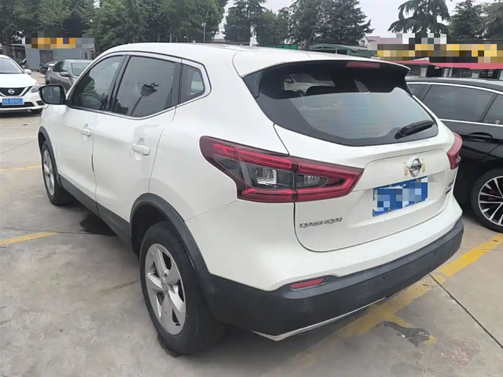 Nissan Qashqai — фото 5
