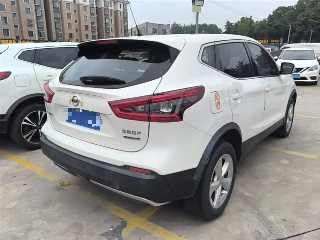 Nissan Qashqai — фото 7