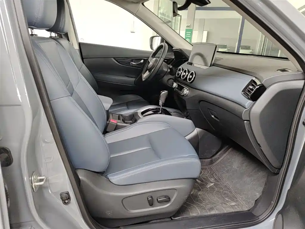 Nissan X-Trail — фото 25