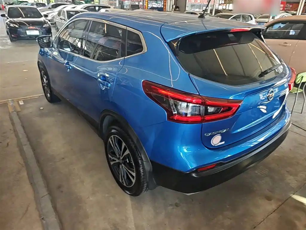 Nissan Qashqai — фото 5