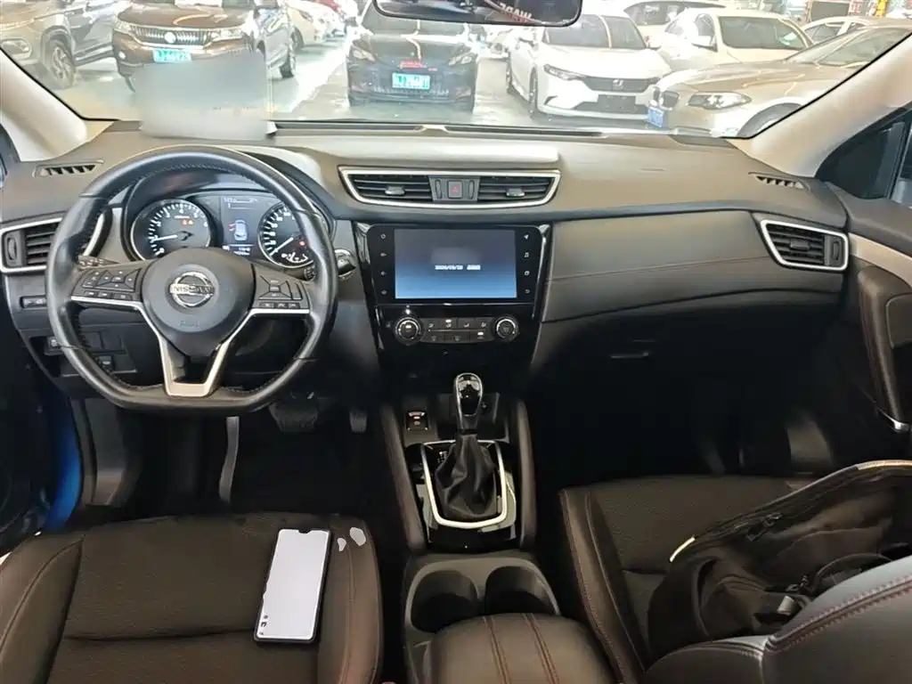 Nissan Qashqai — фото 10