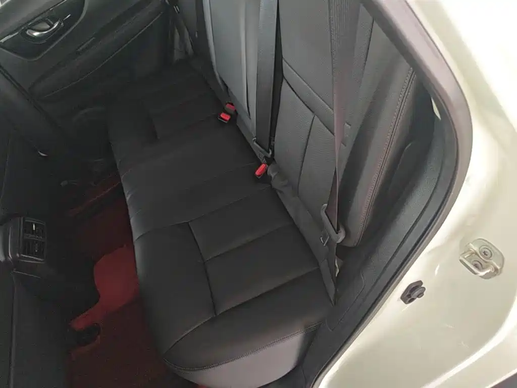 Nissan X-Trail — фото 17