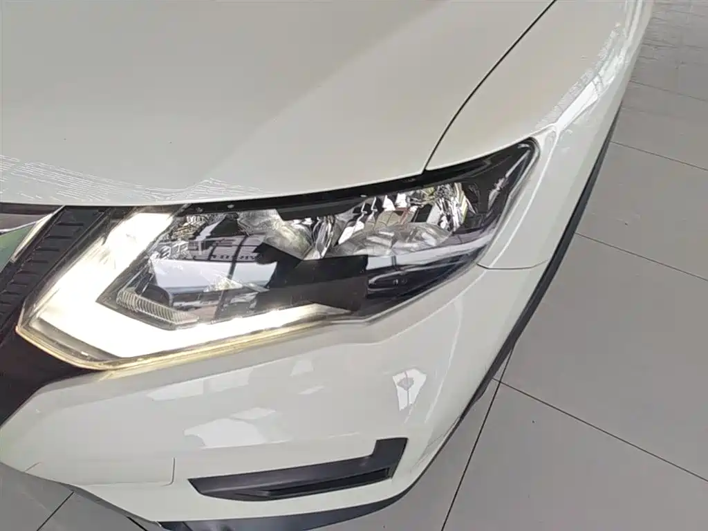 Nissan X-Trail — фото 24