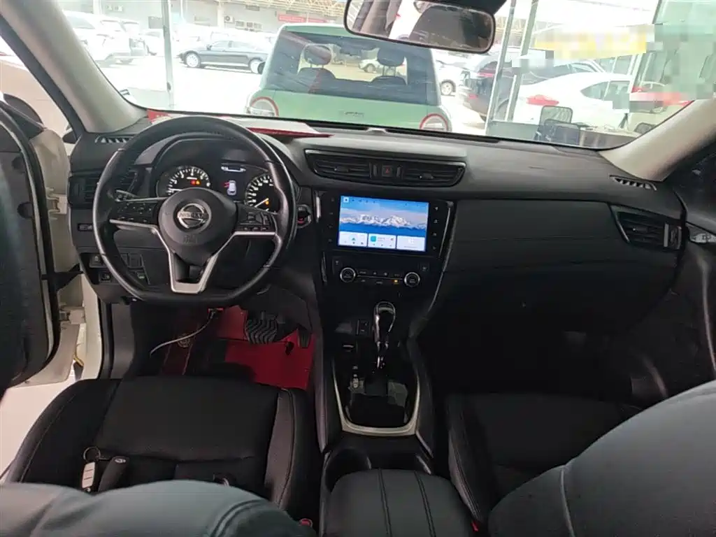 Nissan X-Trail — фото 10
