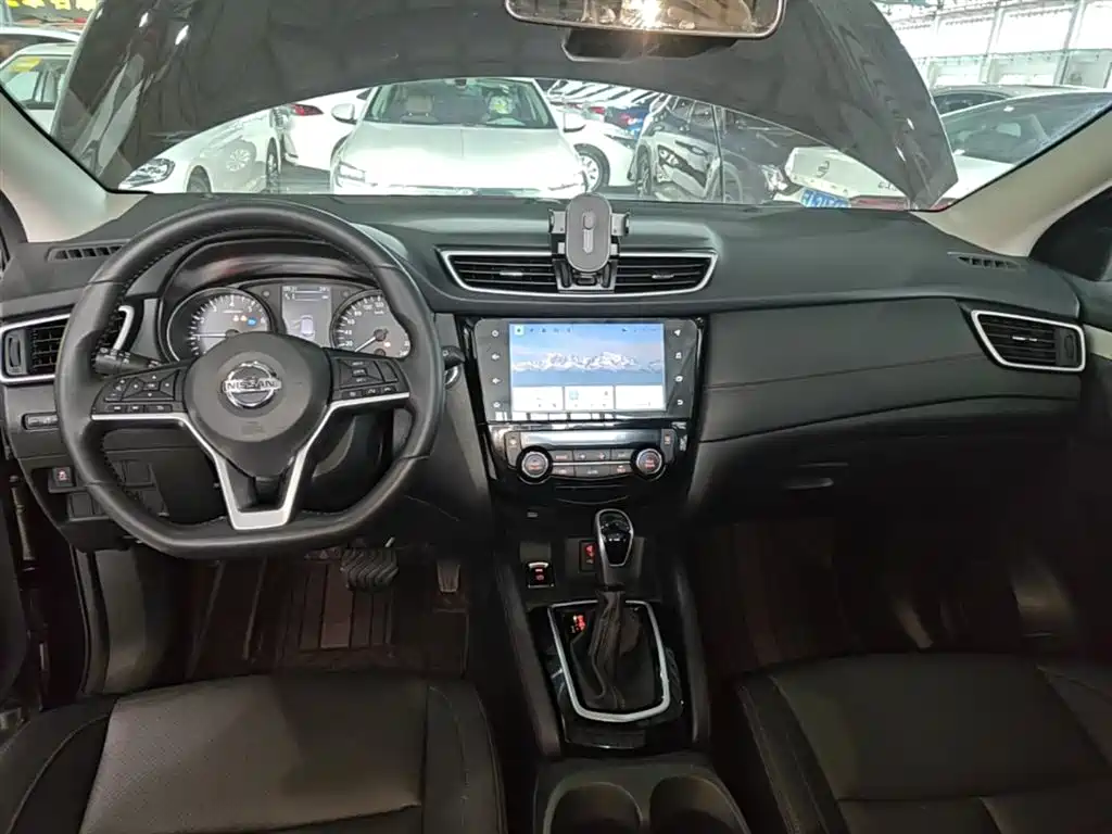 Nissan Qashqai — фото 10