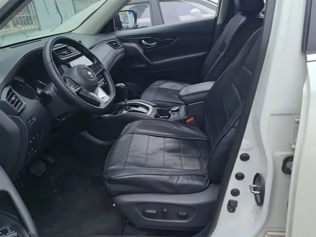 Nissan X-Trail — фото 15