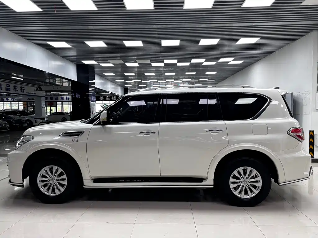Nissan Patrol — фото 4