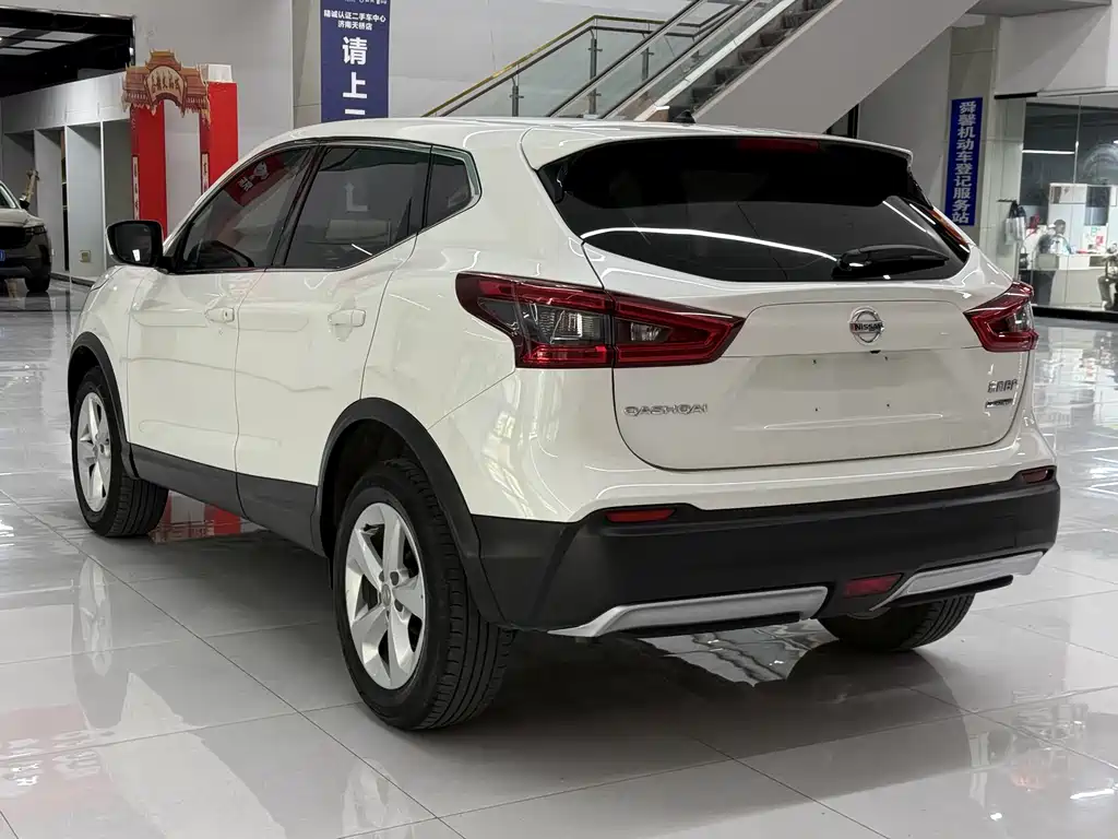 Nissan Qashqai — фото 4