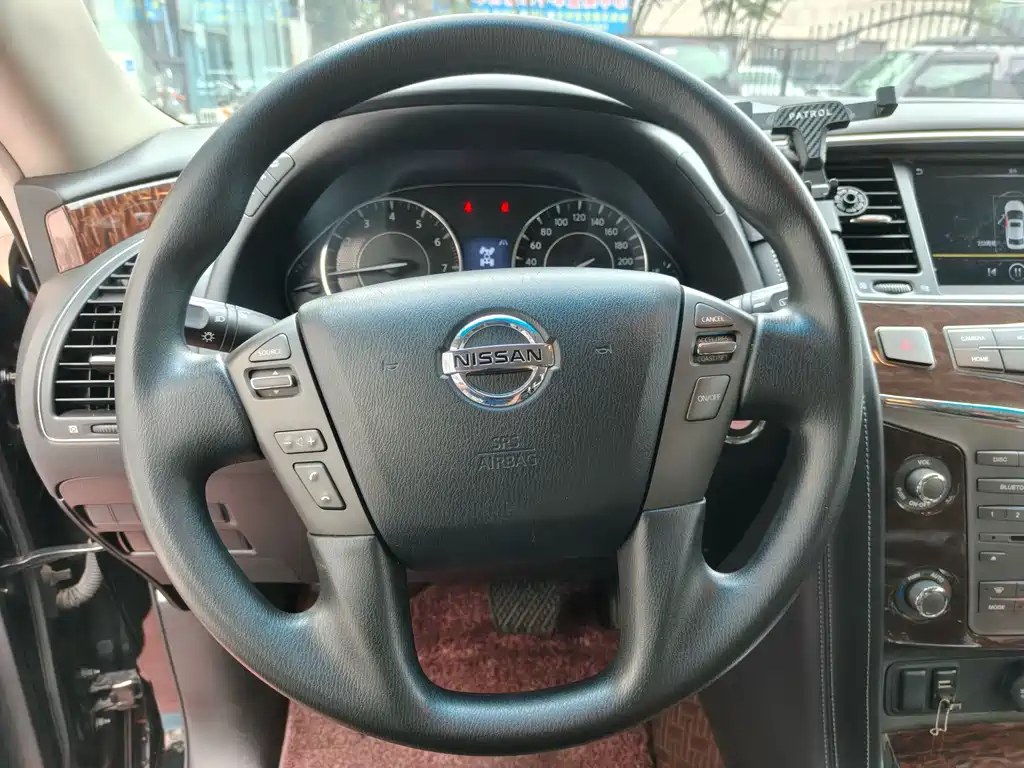 Nissan Patrol — фото 9