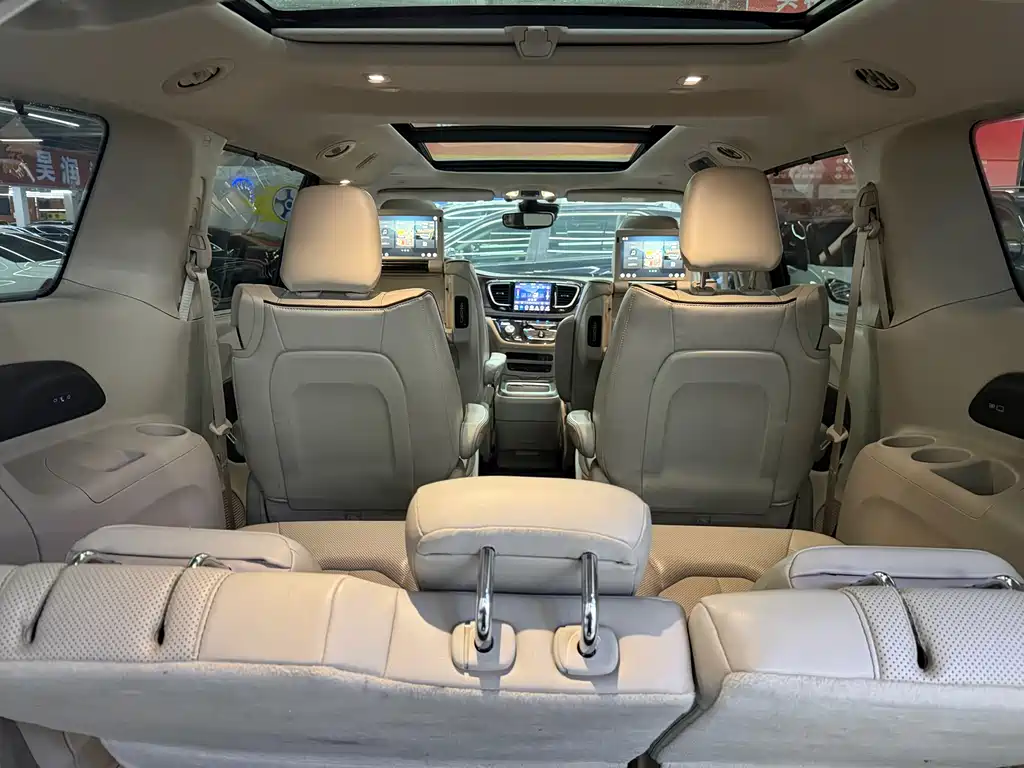 Chrysler Grand Voyager (Import) — фото 13