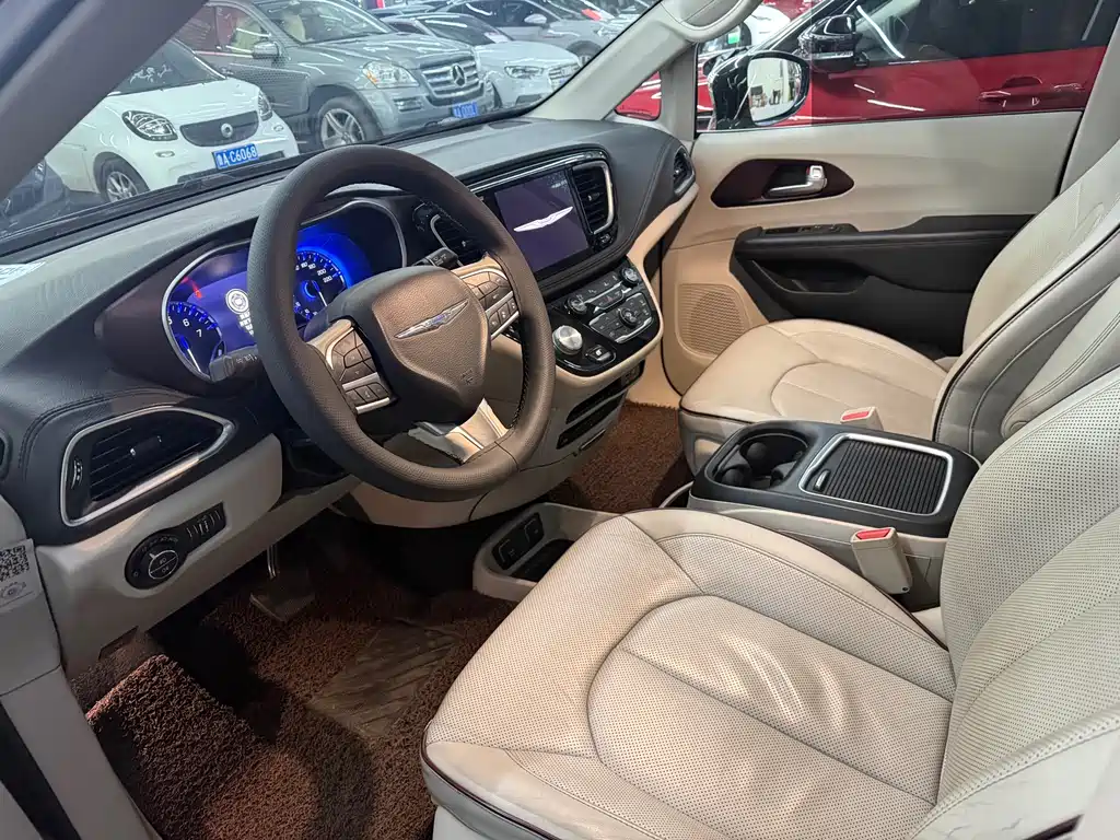 Chrysler Grand Voyager (Import) — фото 4