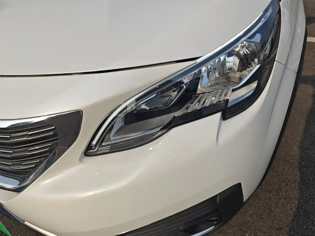 Peugeot 5008 — фото 24