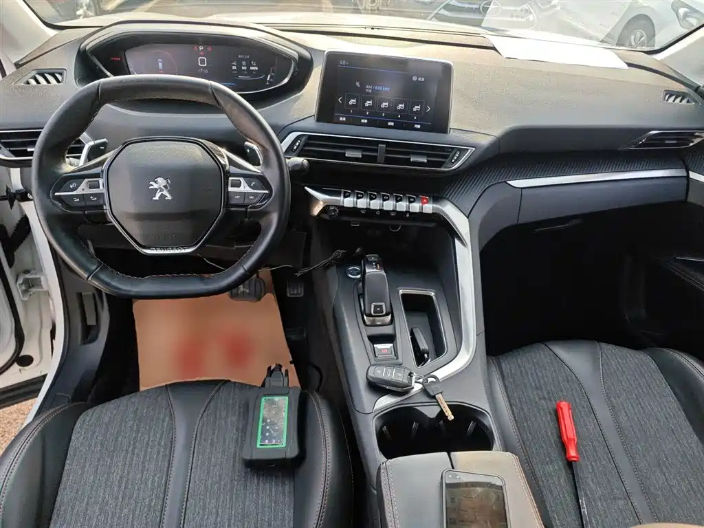 Peugeot 5008 — фото 10