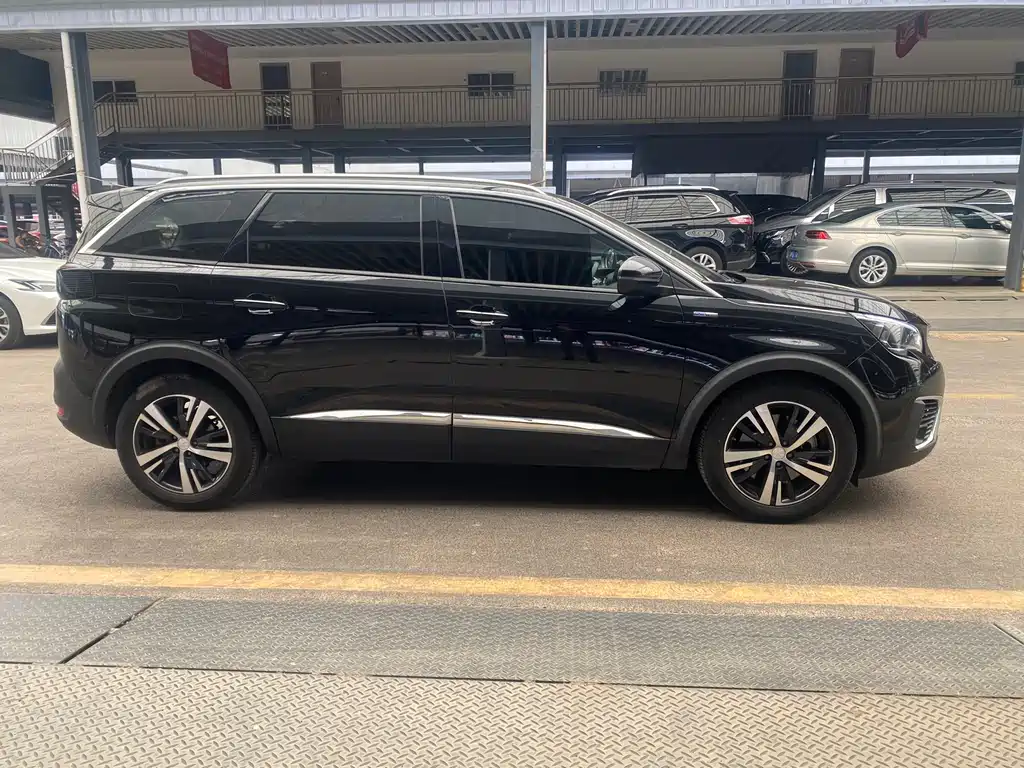 Peugeot 5008 — фото 4
