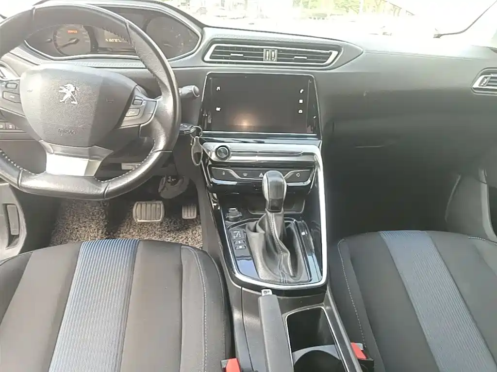 Peugeot 308 — фото 14