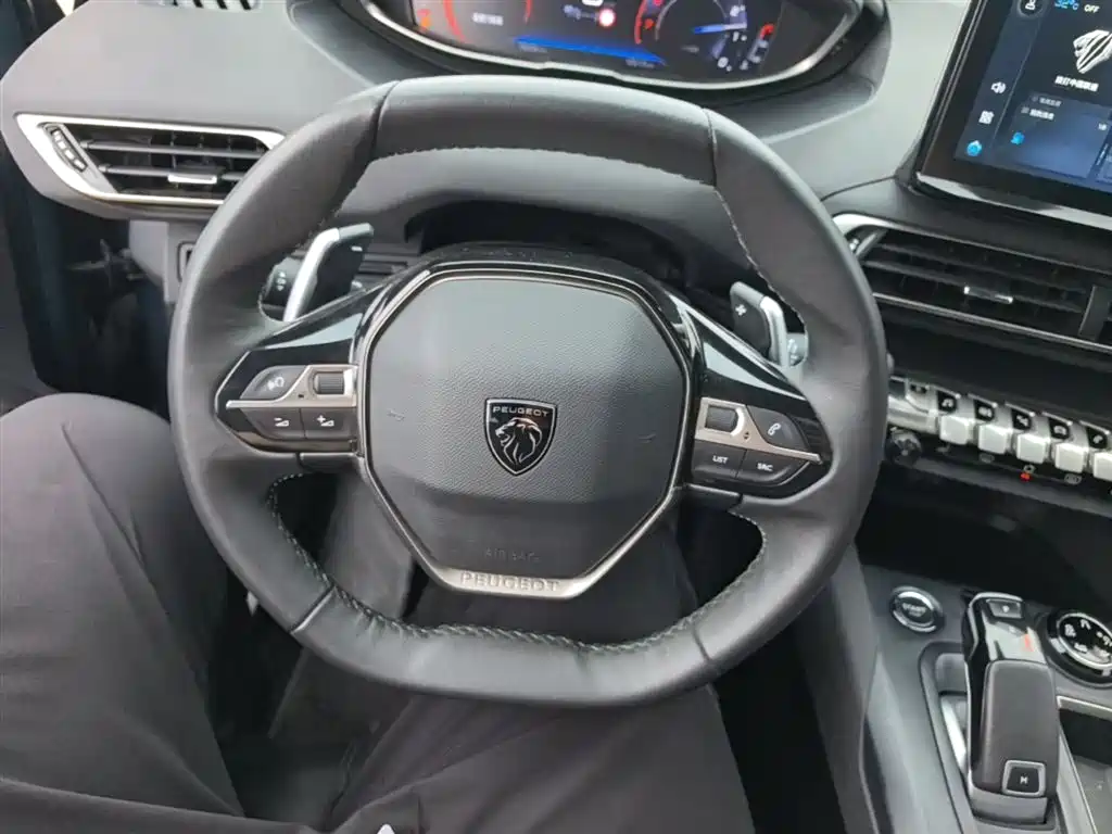 Peugeot 5008 — фото 11