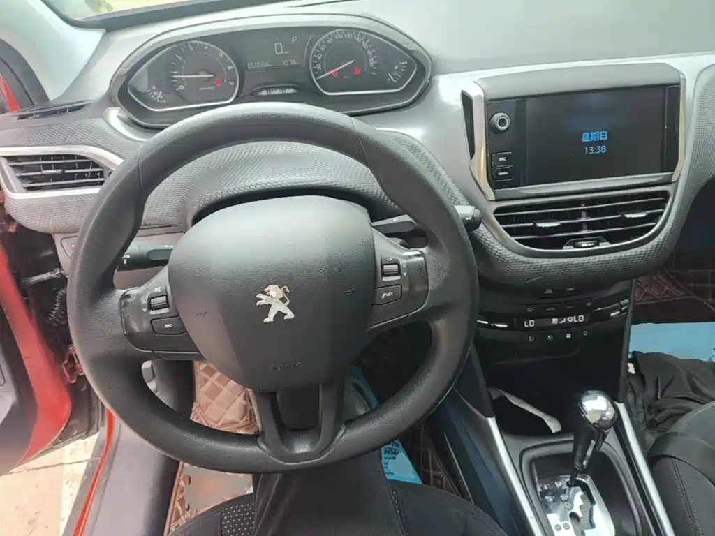 Peugeot 2008 — фото 10