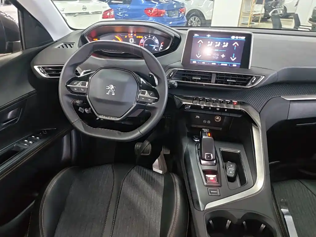 Peugeot 5008 — фото 13
