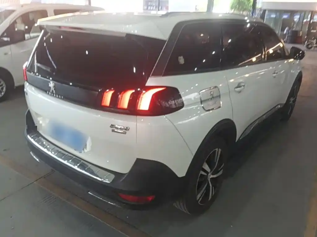Peugeot 5008 — фото 7
