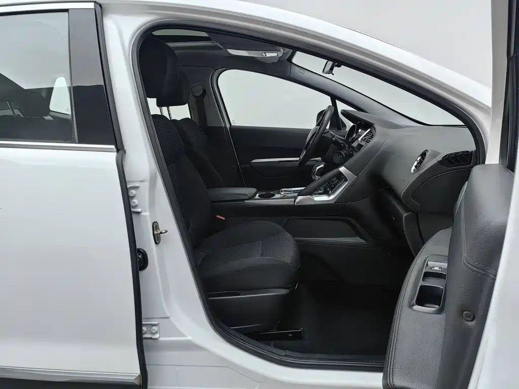 Peugeot 3008 — фото 23
